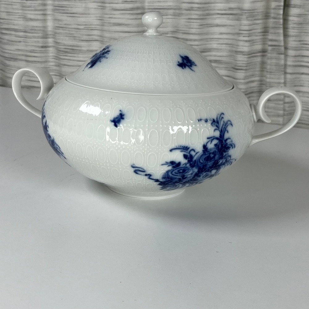 Rosenthal Studio-Linie Bjorn Wiinblad Romanze Blue Floral Porcelain‎ Soup Tureen